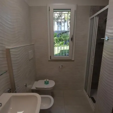 Comfy With Patio And Private Fenced And Furnished Garden *