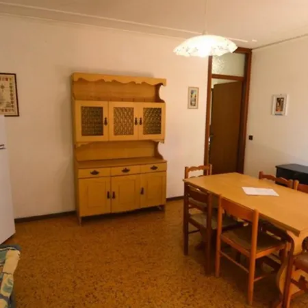 Comfy With Patio And Private Fenced And Furnished Garden